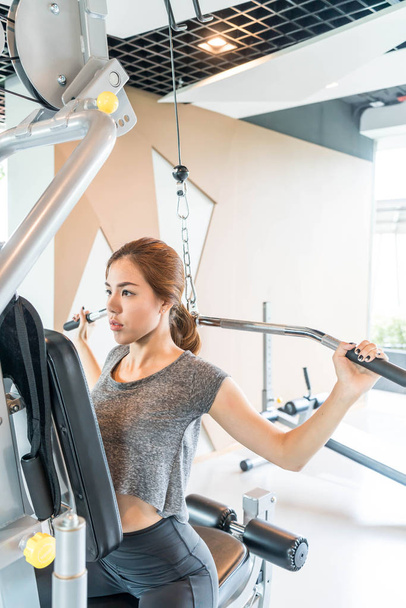 Asian woman exercise in the gym - Φωτογραφία, εικόνα