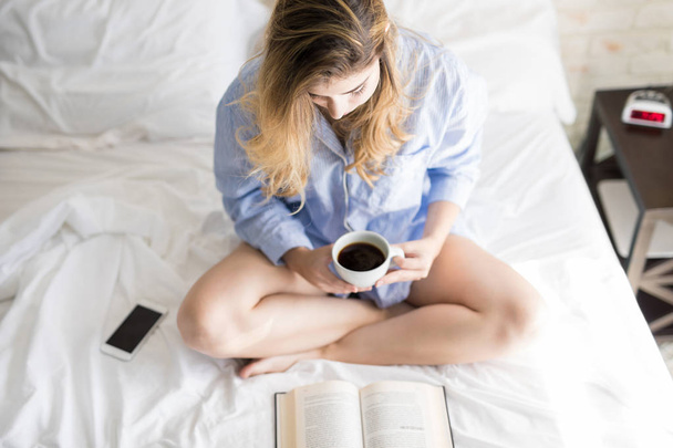 Books and coffee are the best - Foto, Imagen