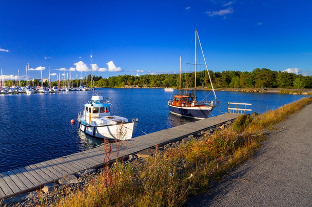 Балтийская морская гавань с яхтами летом, Швеция
 - Фото, изображение