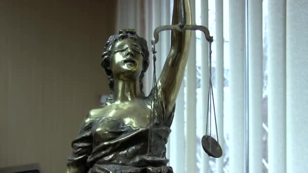 standbeeld van Vrouwe Justitia - Video