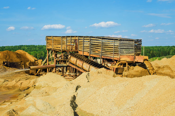 gold mining by the hydraulic method - Фото, изображение