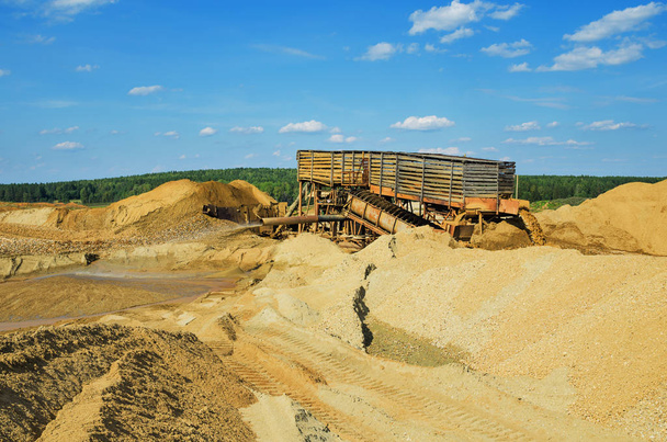 gold mining by the hydraulic method - Фото, изображение