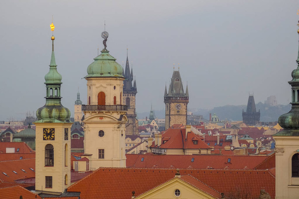 De skyline en skyline van Praag - Foto, afbeelding