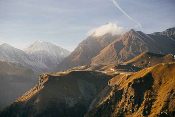 inspiring nature, majestic Caucasian mountains in the sun - Foto, afbeelding