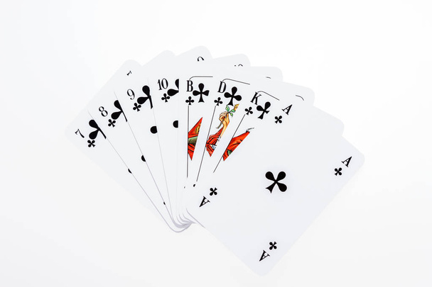 Todas las cartas de skate cruzado de los siete al as, Skat es un juego de cartas alemán
 - Foto, Imagen