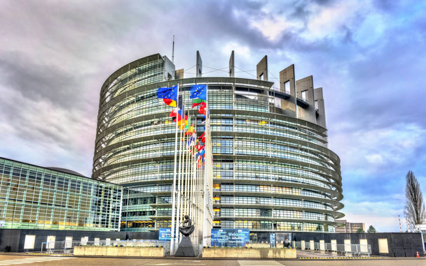 Sede del Parlamento Europeo en Estrasburgo, Francia
 - Foto, Imagen