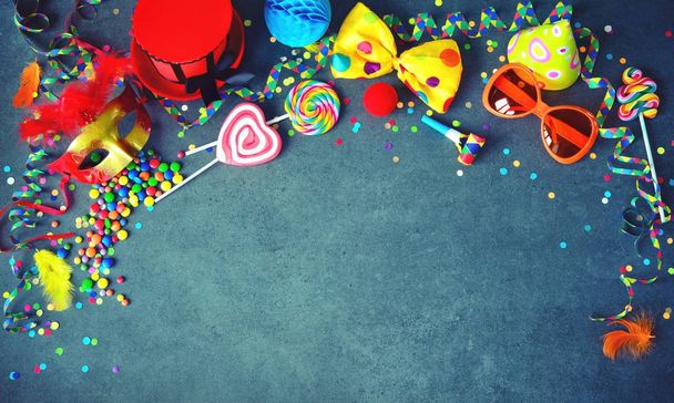 Colorful birthday or carnival background - Valokuva, kuva