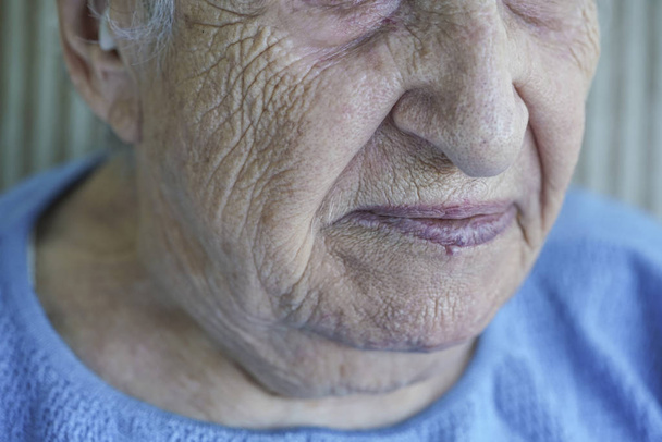 rosto close-up de uma pessoa idosa
 - Foto, Imagem