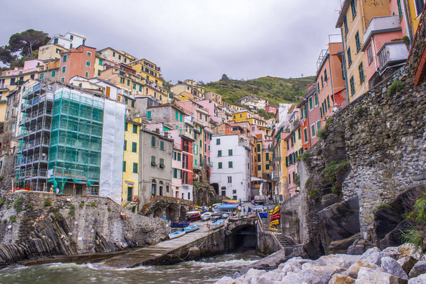 Miejscowości Riomaggiore, jeden z Cinque Terre, Liguria, Włochy - Zdjęcie, obraz