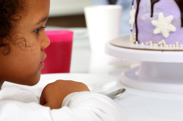little girl you'll get your portion of cake - Foto, imagen