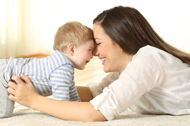 Affectionate mother with her baby - Zdjęcie, obraz
