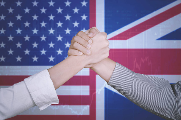 Συνεργασία με την Αμερική και την Αγγλία σημαία - Φωτογραφία, εικόνα