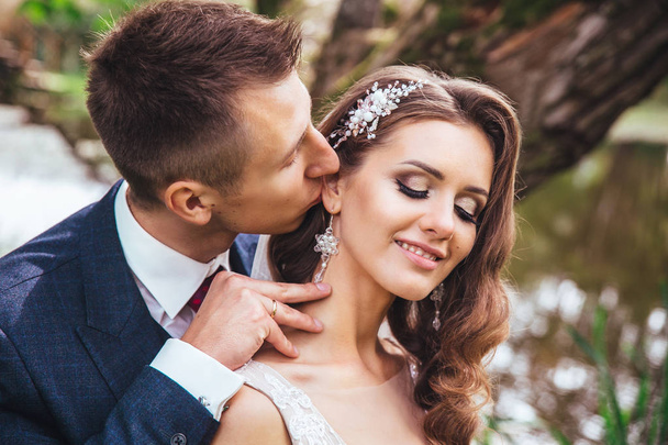 Sensual portrait of a young couple. Wedding photo outdoor - Foto, afbeelding