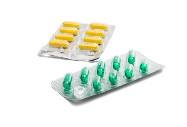 Embalagem de comprimidos isolados
  - Foto, Imagem