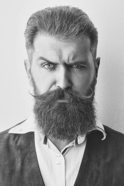 bearded man, brutal caucasian hipster with serious face - Фото, зображення