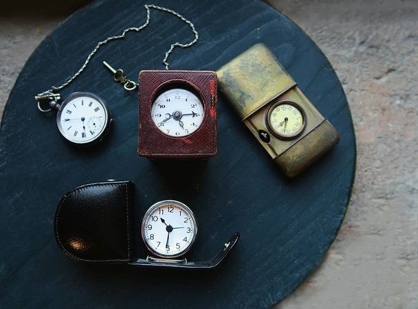 antigos relógios antigos do vintage
 - Foto, Imagem