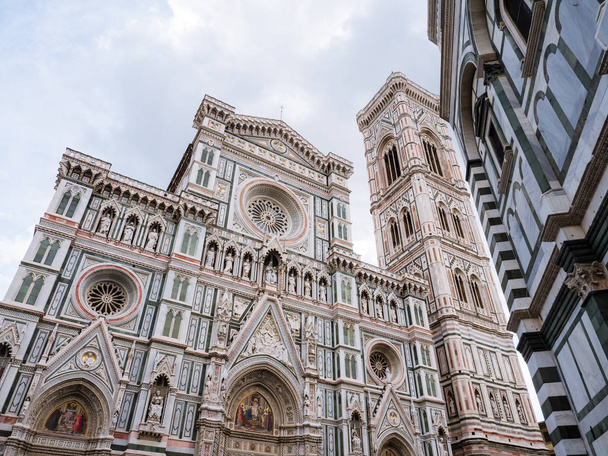 Außenseite der Kathedrale von Florenz - Foto, Bild