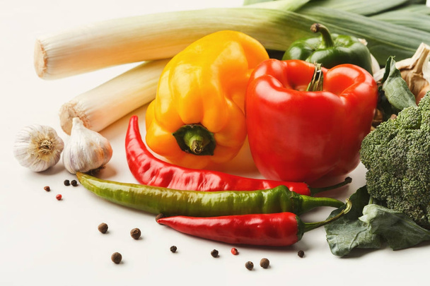 frisches helles Gemüse Hintergrund - Foto, Bild