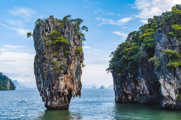James Bond Island em Phang Nga Bay, Tailândia
 - Foto, Imagem