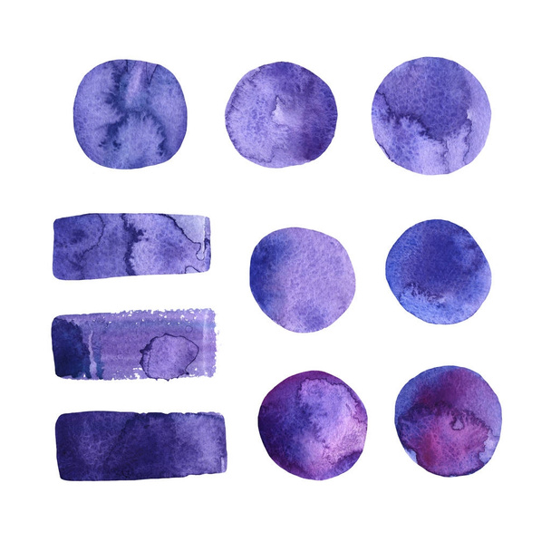  Ultra Violet λεκέδες και βούρτσες ακουαρέλα ως αφηρημένο σχέδιο στοιχείο. Σταγόνες χρώμα που απομονώνονται σε λευκό φόντο. Καθιερώνον τη μόδα χρώμα του το έτος 2018 - Φωτογραφία, εικόνα