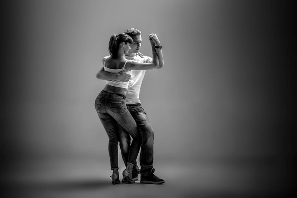 couple dancing social danse - Фото, зображення