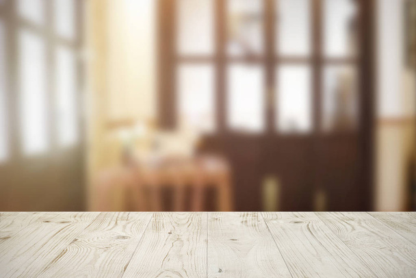 Tampo de mesa de madeira vazio
  - Foto, Imagem