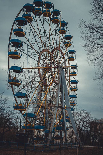 Grande roue à Zhitomir, Ukraine
 - Photo, image
