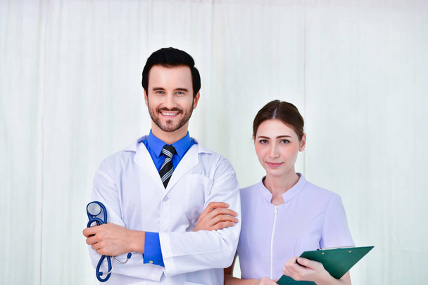 Medische begrippen, artsen en verpleegkundigen zijn vertrouwen in hun werk - Foto, afbeelding