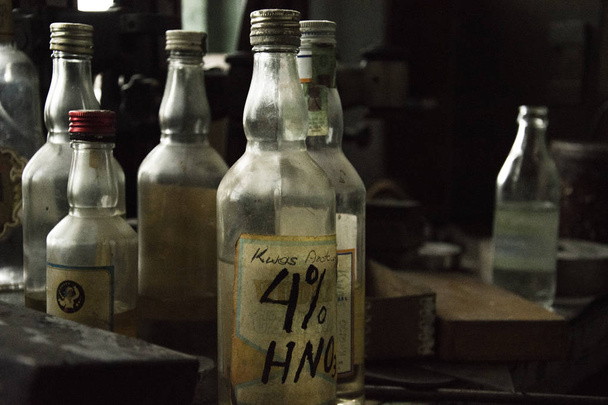 Бутылки кислотного и алкогольного урбекса
 - Фото, изображение