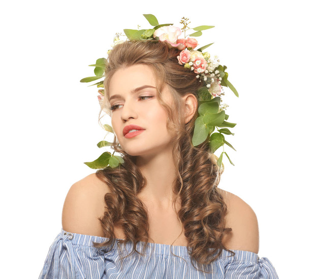 young woman with flower wreath - Fotoğraf, Görsel