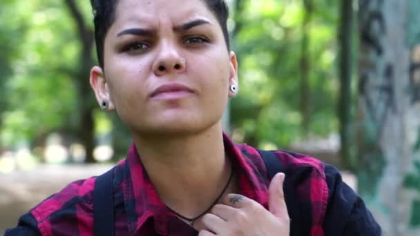 Porträt eines lesbischen Mädchens - Filmmaterial, Video