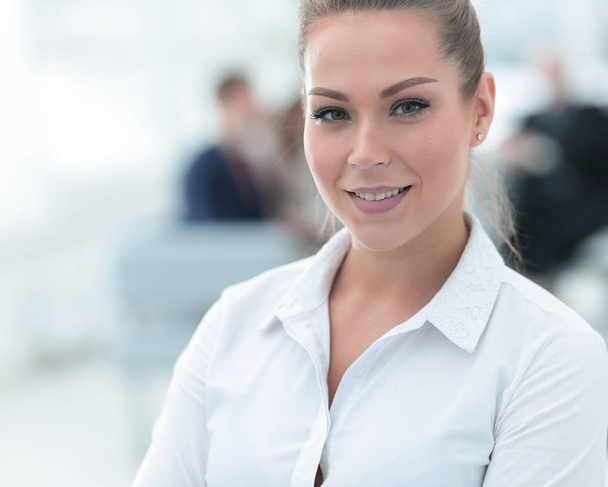 closeup portrait of successful business woman on blurred background office - Zdjęcie, obraz