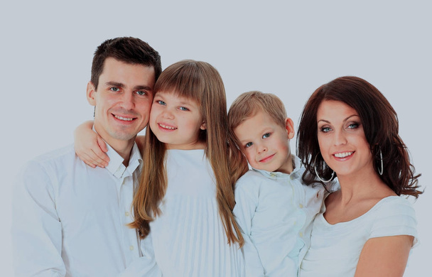Belle famille heureuse - isolée sur un fond blanc
 - Photo, image