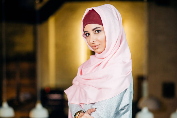 Young muslim woman in head scarf smile - Фото, изображение