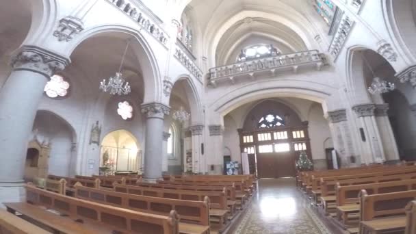 Architecture d'intérieur des églises en Santiago, le Chili
 - Séquence, vidéo