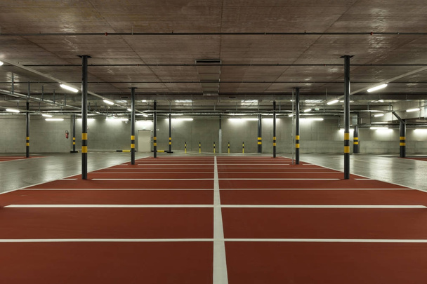 new underground parking, empty - Foto, imagen