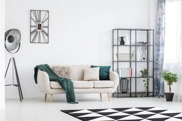 Living room design with decorations - Foto, imagen