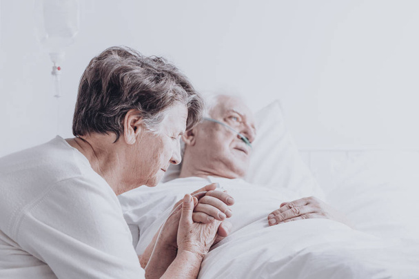 Elder married couple in hospital - Foto, immagini