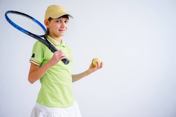 Girl playing tennis - Foto, Imagen