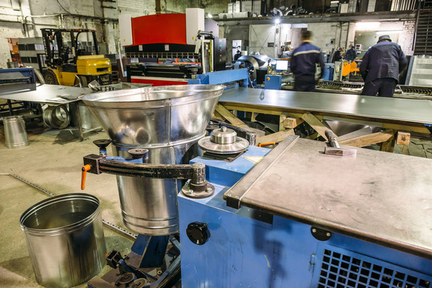 Заводське виробництво сучасного металообробного виробництва промислових сталевих вентиляційних систем
 - Фото, зображення