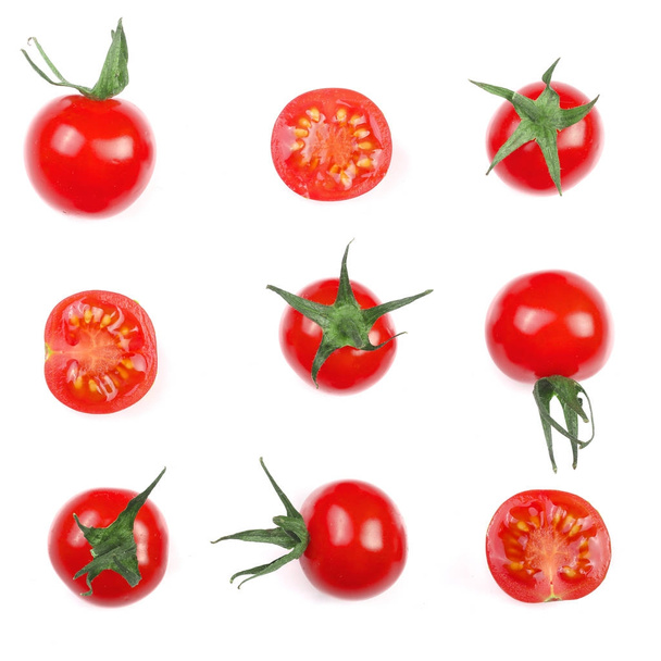 Beyaz arka plan üzerinde izole küçük kiraz domates. Küme veya koleksiyon. Üstten Görünüm. Düz yatıyordu - Fotoğraf, Görsel