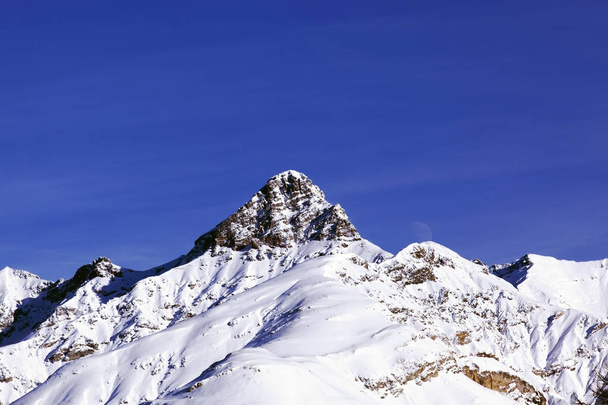 Gyönyörű kilátás nyílik a havas Alpok Svájc - Fotó, kép