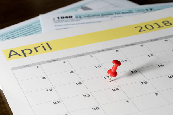 Dia fiscal para devoluções de 2017 é 17 de abril de 2018
 - Foto, Imagem