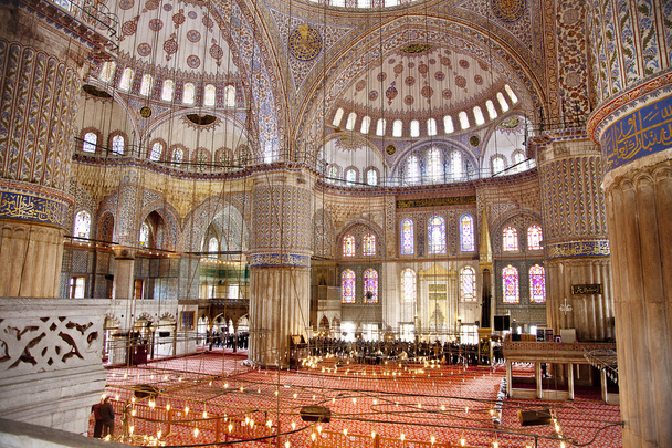wnętrze Błękitnego Meczetu Sultanahmet - Zdjęcie, obraz