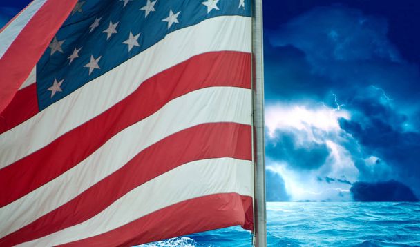 Θύελλα πέρα από την αμερικανική σημαία, U.S.A. - Φωτογραφία, εικόνα