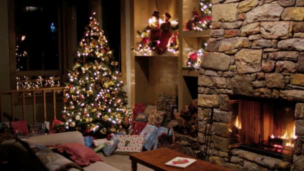 karácsony estéjén, családi szobában - Felvétel, videó