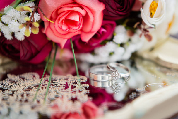 Весілля або діамант обручки - Фото, зображення