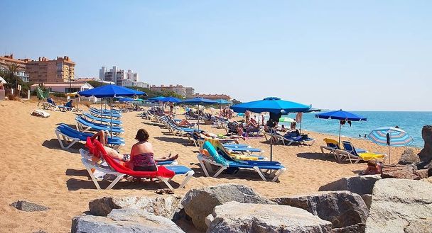 Belle plage de sable fin à Malgrat de Mar près de la mer Noire
. - Photo, image