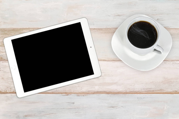 modernes digitales Tablet mit Kaffee - Foto, Bild