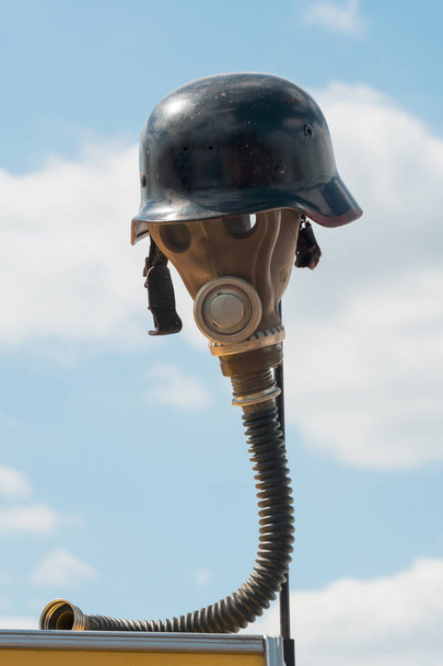 Helmet and gas mask - Photo, Image